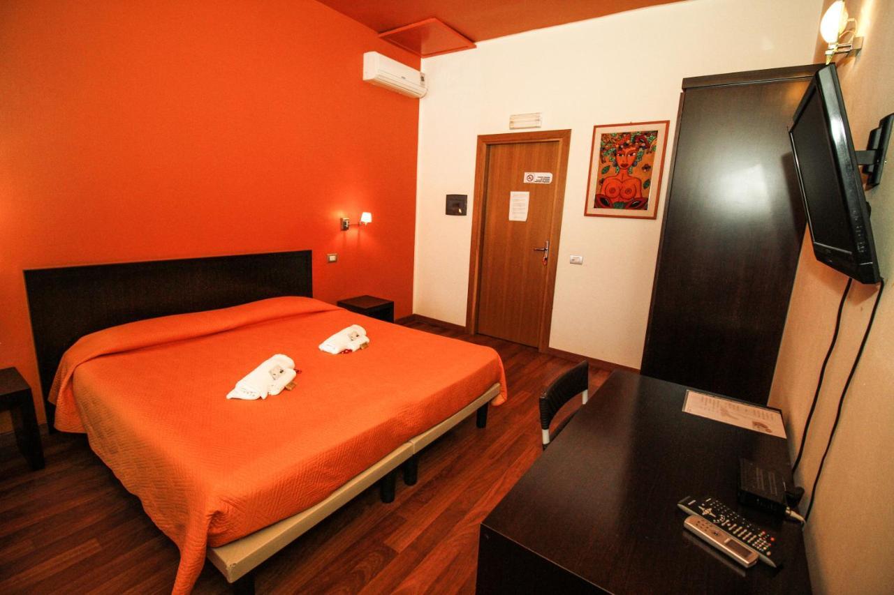 Hotel I Colori Sant'Antioco Exterior photo
